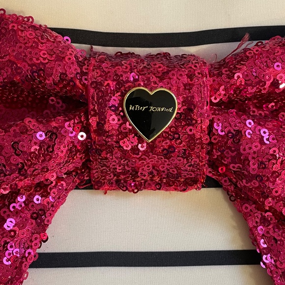 Betsey Johnson Travel Makeup Bag With Pink Bow - Picture 5 of 9